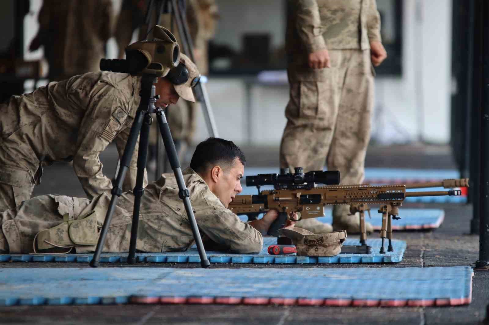 Boran-8 Uluslararası Keskin Nişancı Yarışması Foça'da Devam Ediyor