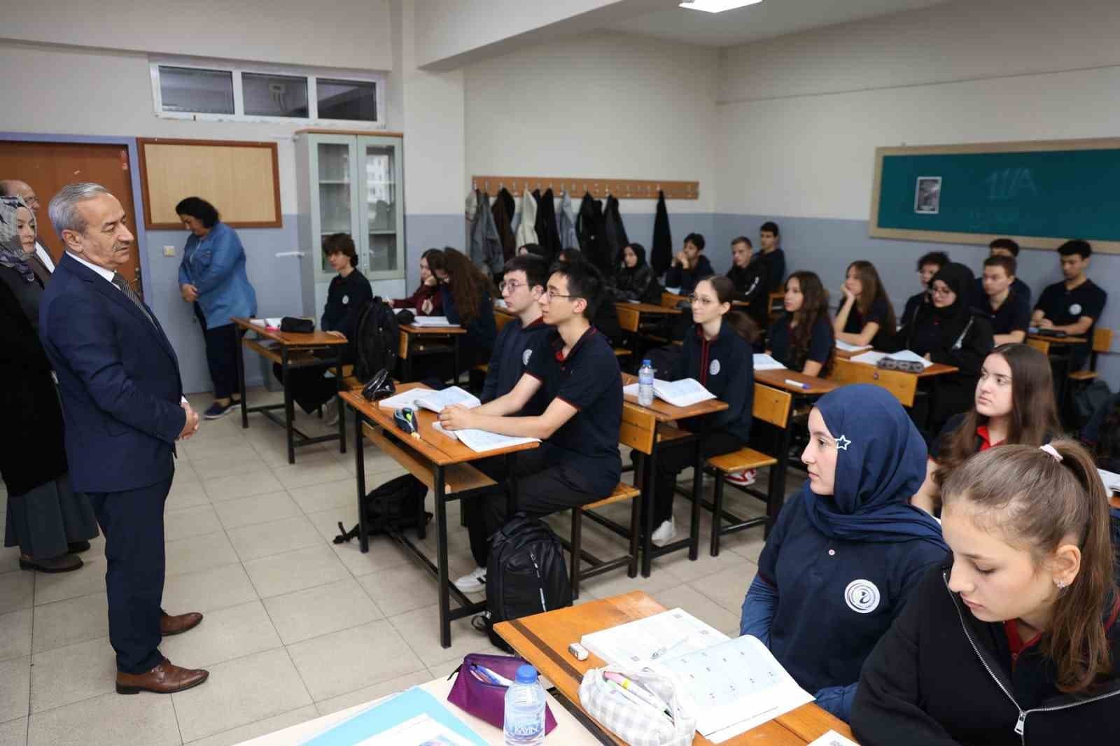 İl Milli Eğitim Müdürü Nevzat Akbaş Okulları Ziyaret Etti