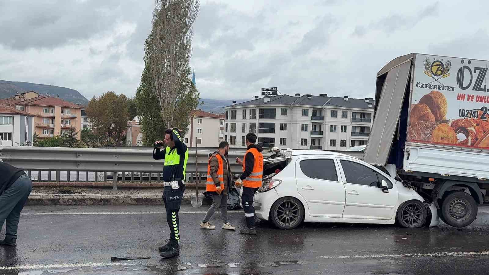 Kütahya'da Zincirleme Kaza: 1 Yaralı