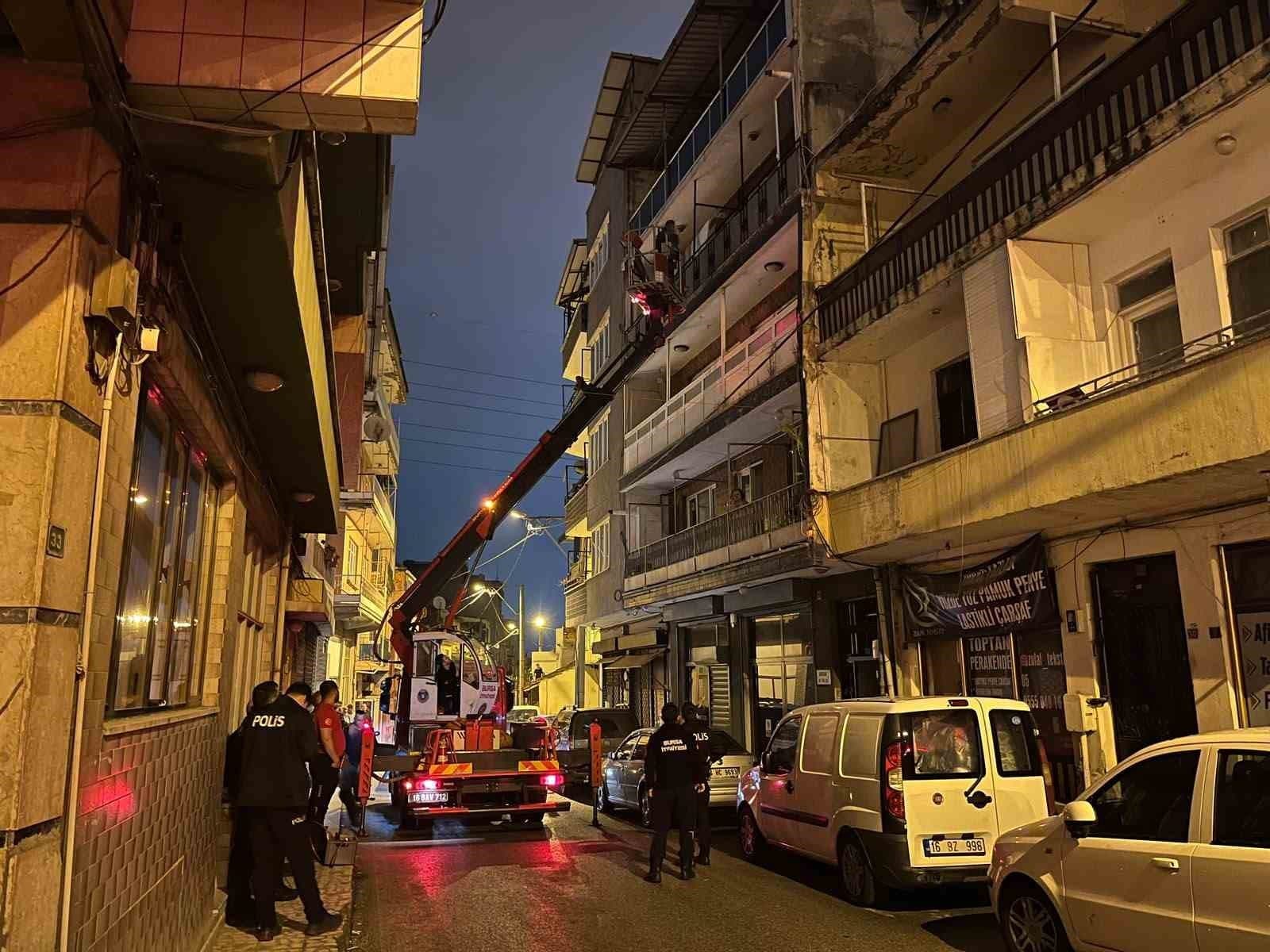 Bursa'da Rehine Krizi: Annesini Rehin Alan Şahıs Özel Harekatla Yakalandı