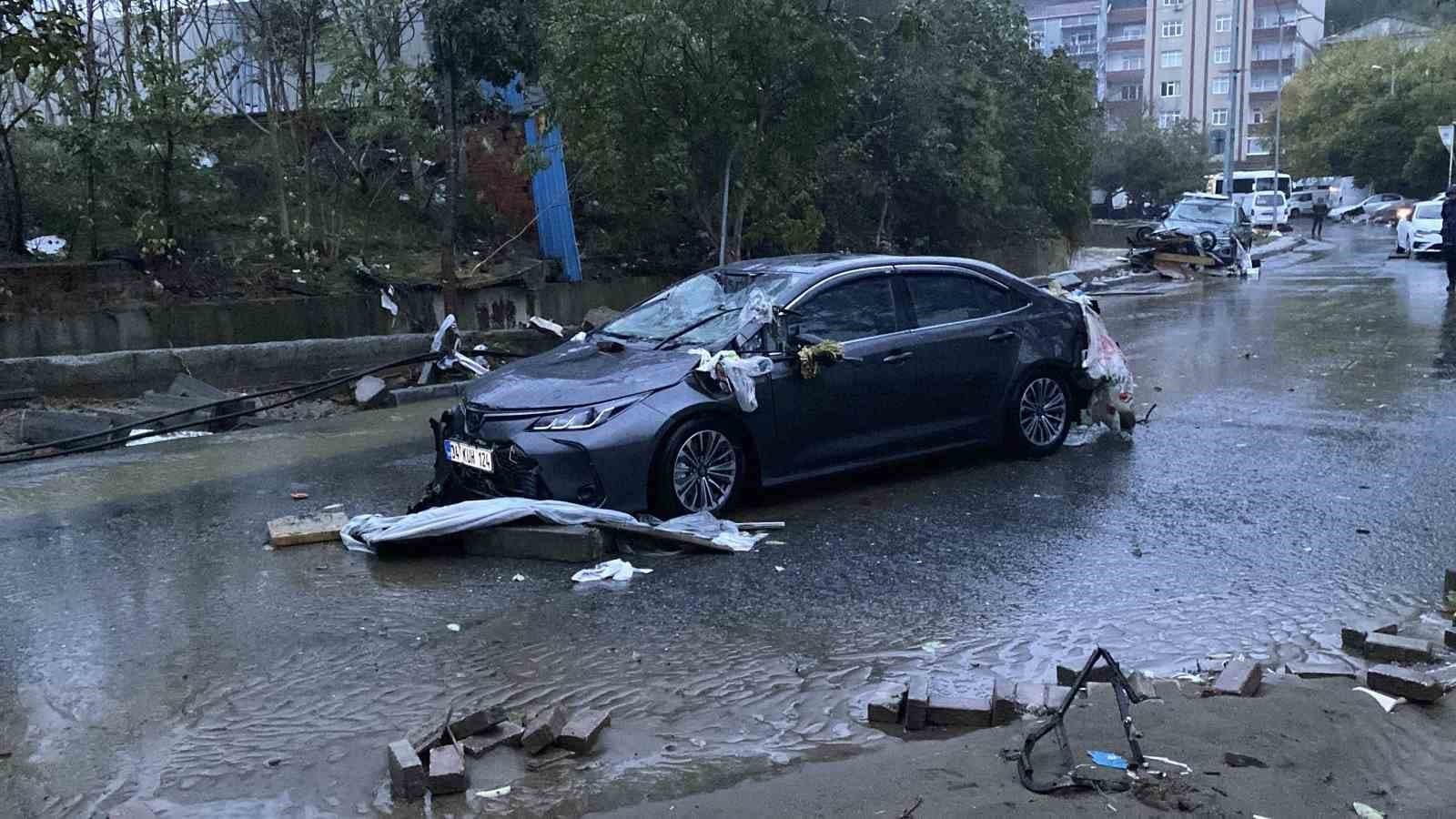 Ayazağa'da Sel Felaketi: Hasarın Boyutu Gün Ağarınca Belli Oldu