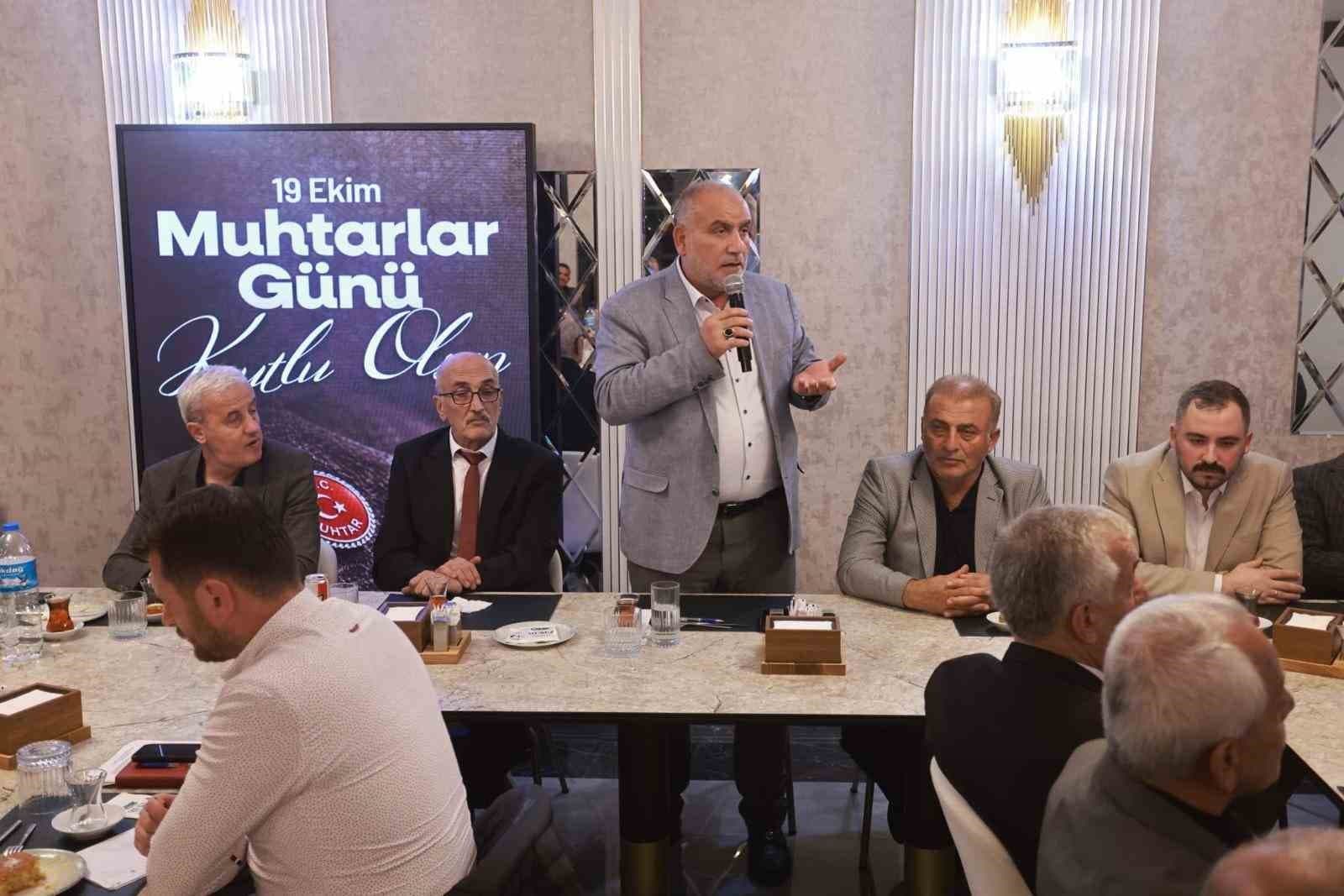 Başkan Sandıkçı'dan Muhtarlara Anlamlı Kutlama