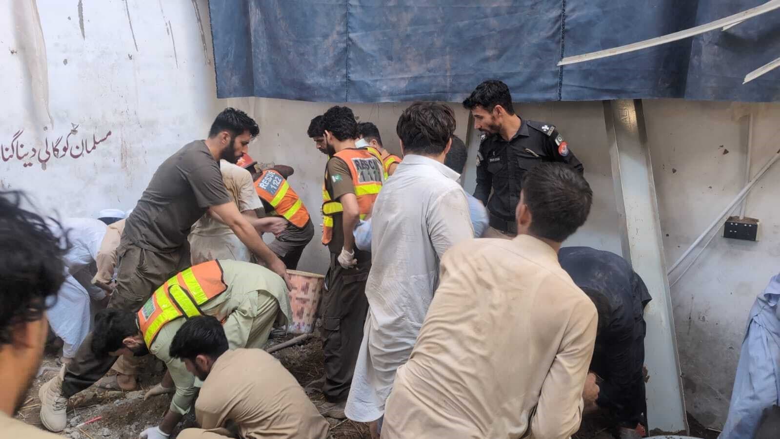Pakistan'da Okul Çatısı Çöktü: 29 Ölü, 40'tan Fazla Yaralı