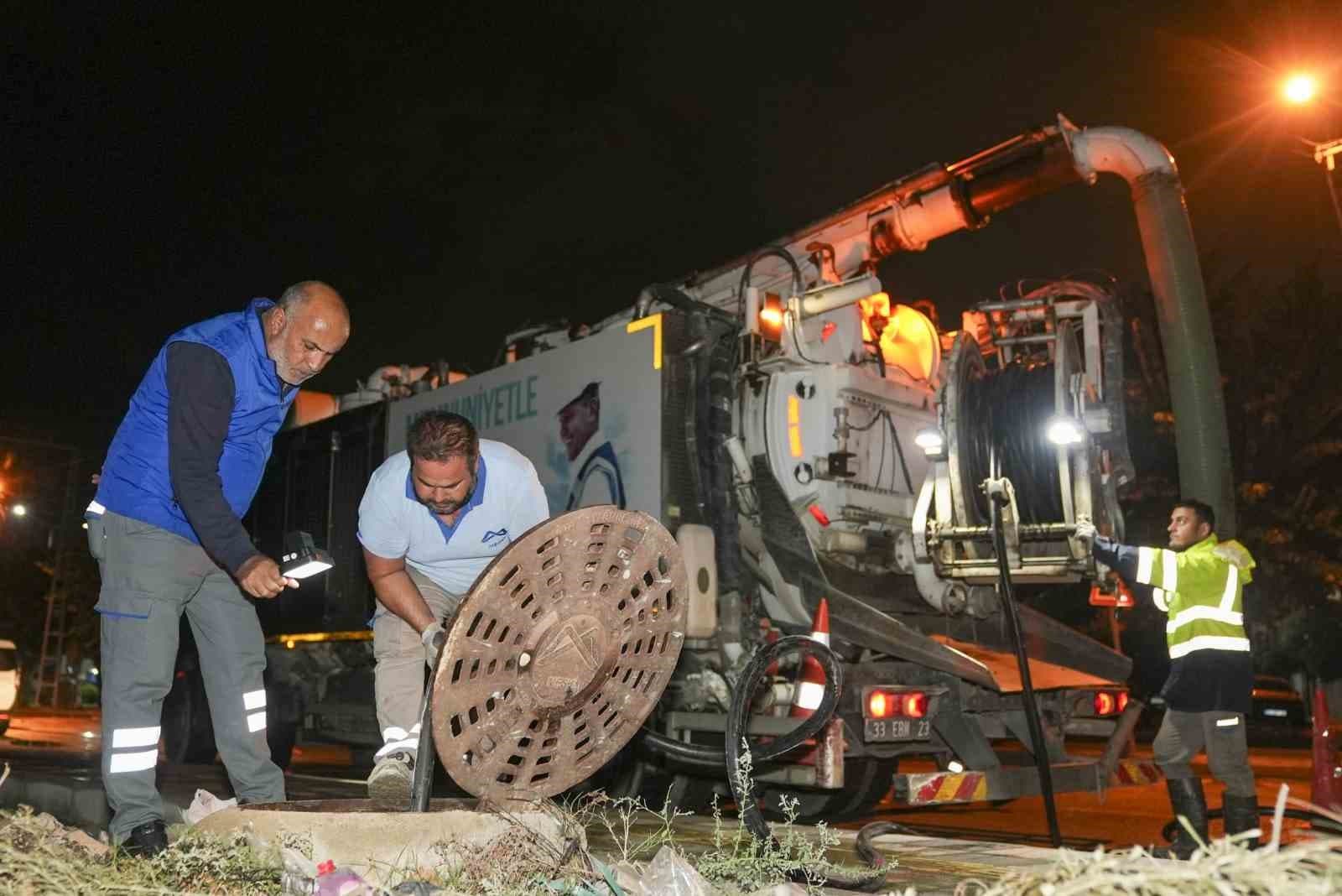 Mersin'de Kuvvetli Yağışlara Karşı Kriz Masası Kuruldu