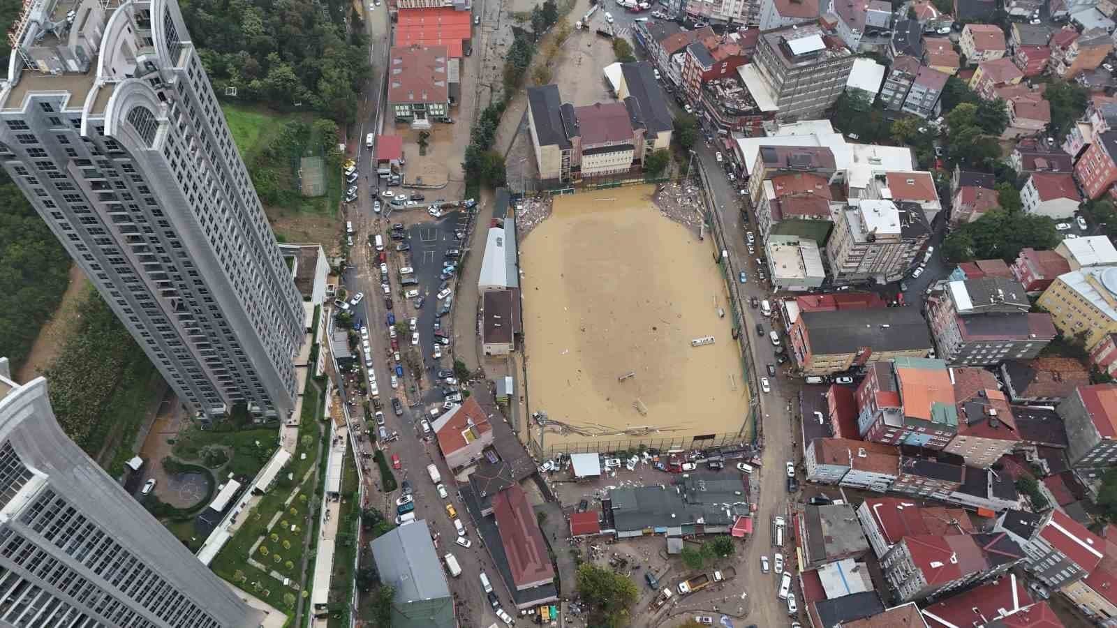 Sarıyer Ayazağa'da Sel Felaketi: Araçlar Sürüklendi, Yollar Göle Döndü