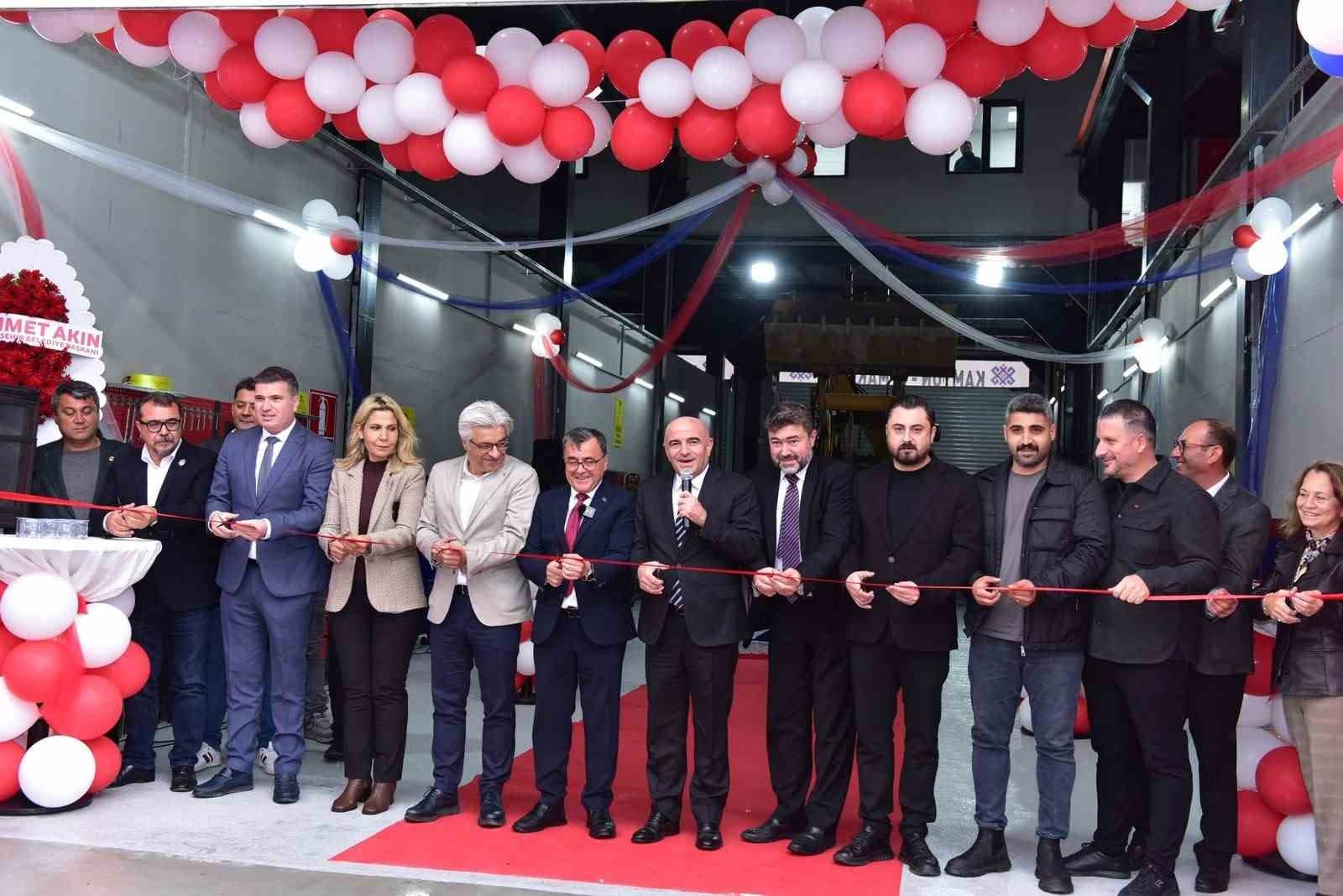Altıeylül Belediyesi'nin Yeni Araç Bakım ve Onarım Tesisi Açıldı