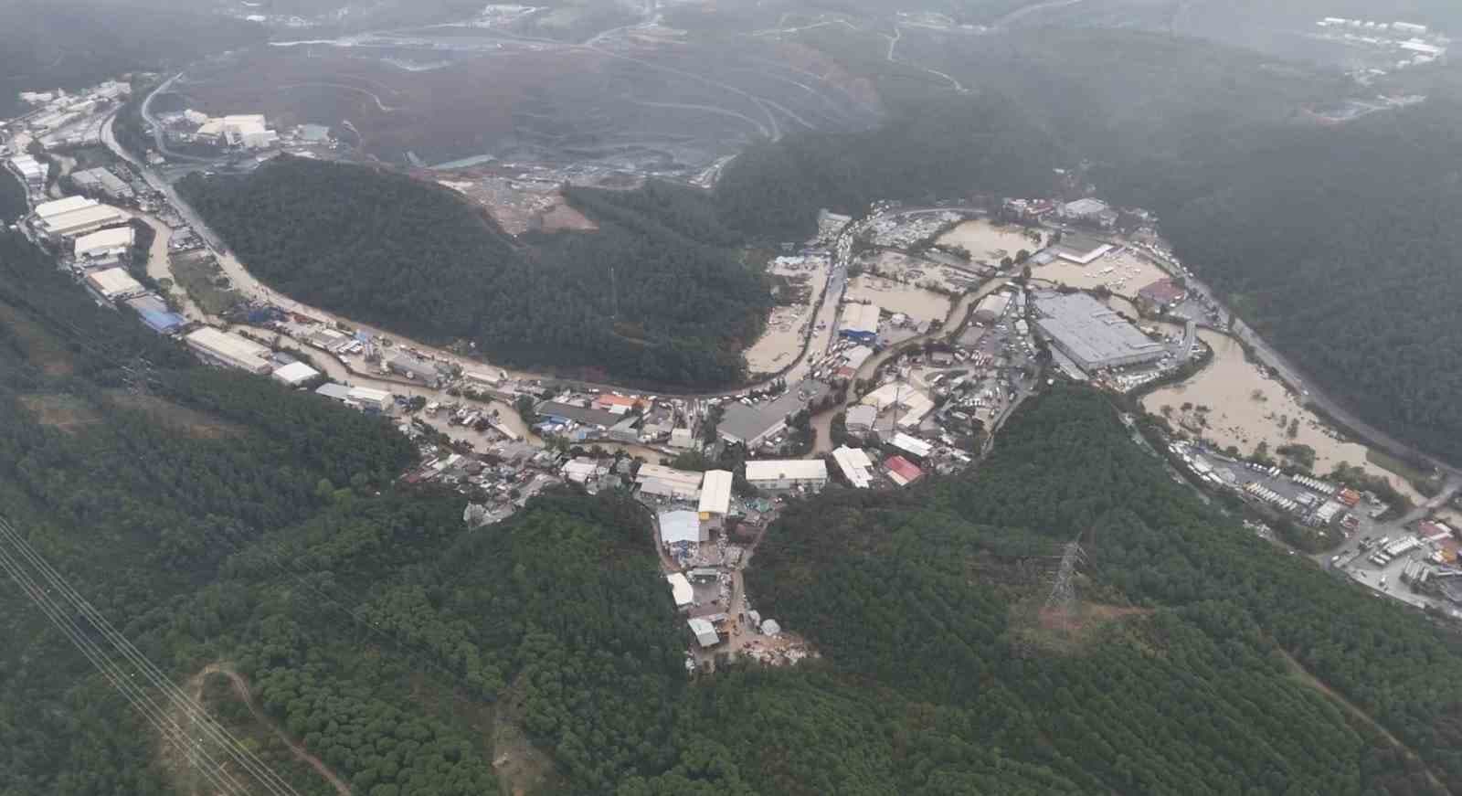 Sarıyer Ayazağa'da Sağanak Felaketi: Bölge Göle Döndü