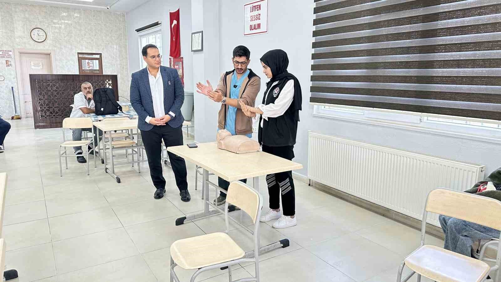 Mardin'de Hayat Kurtaran İlk Yardım Eğitimi