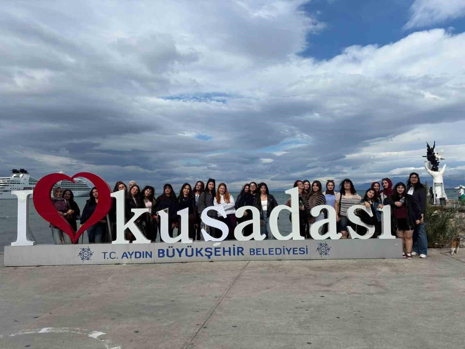 Aydınlı Gençler Tarihi ve Kültürel Mirası Keşfetti
