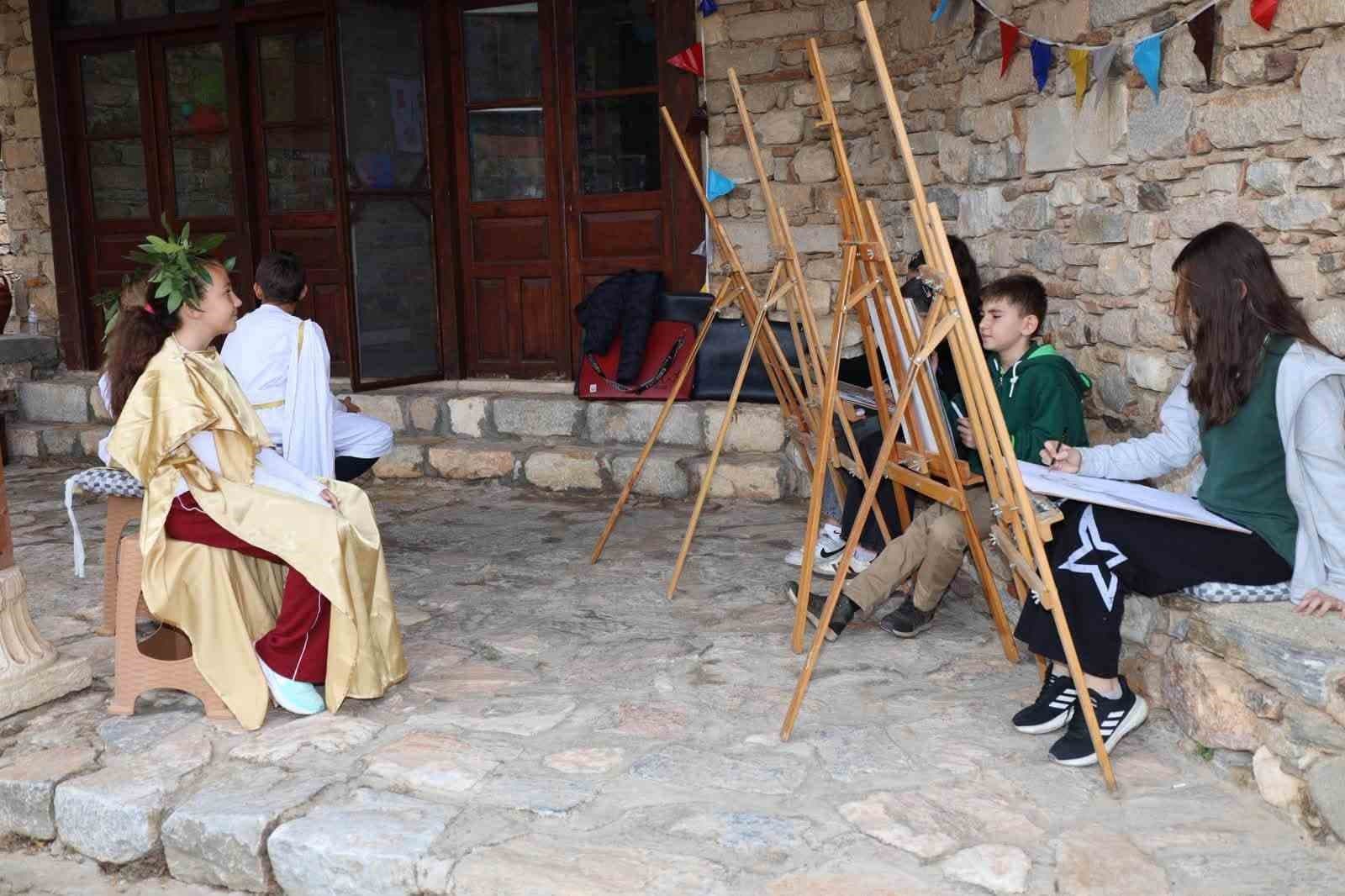 Afrodisias Antik Kenti'nde Çocuklar İçin Tarih ve Sanat Atölyesi Kuruldu