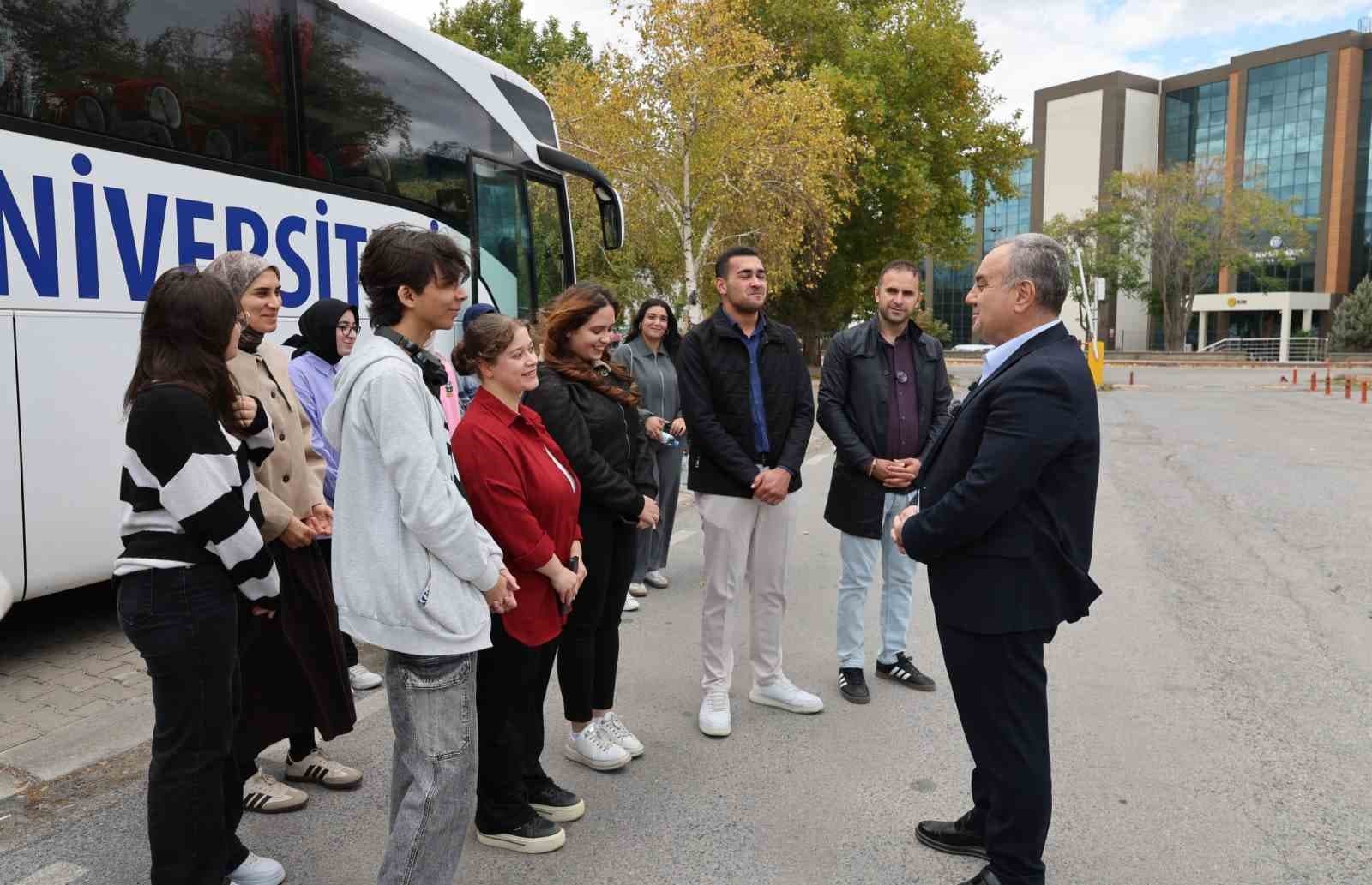 Erciyes Üniversitesi Yeni Öğrencileri İçin Kültür Turu Düzenledi