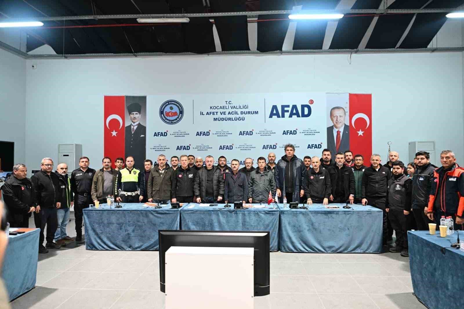 Kocaeli'de Sağanak Yağış Sonrası Kriz Toplantısı Gerçekleştirildi