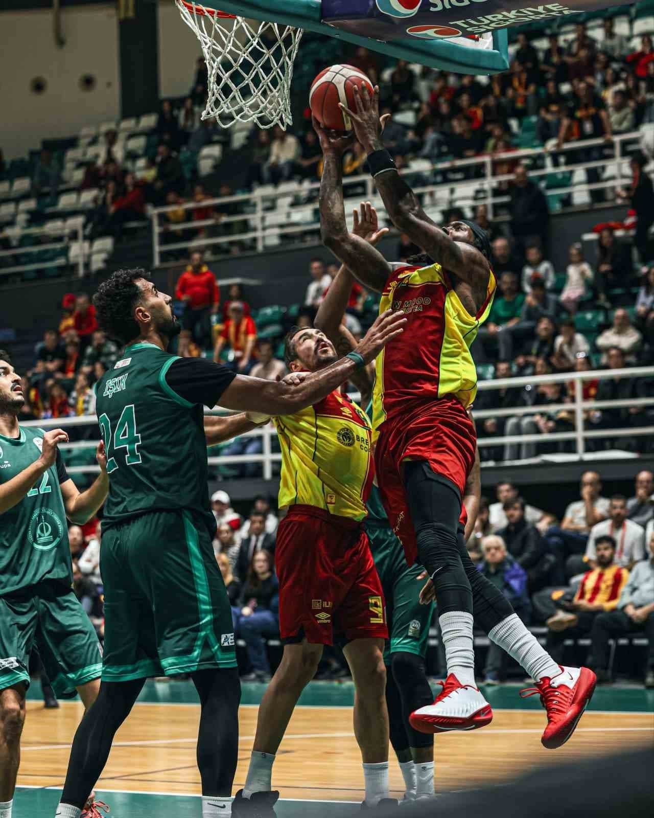 Göztepe Basketbol Galibiyet Serisini Sürdürüyor