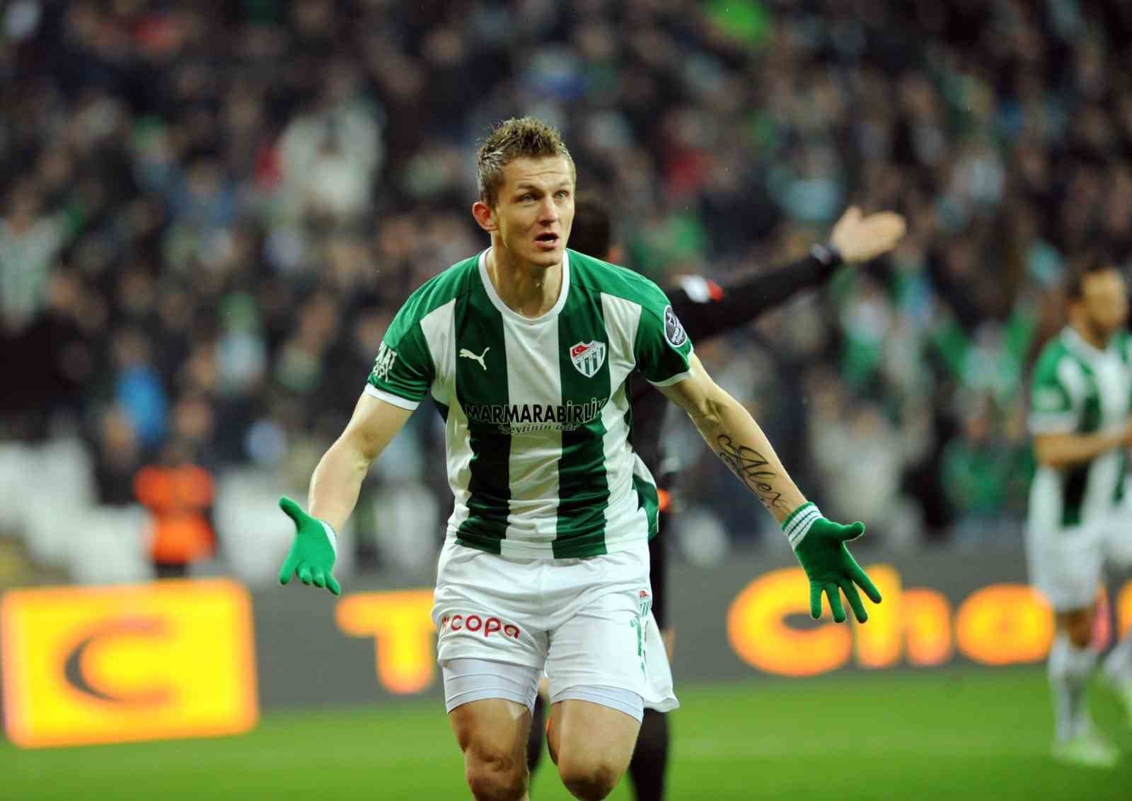 Tomas Necid'den Fenerbahçe Analizi: En Büyük Tehdit Muriqi ve Greenwood