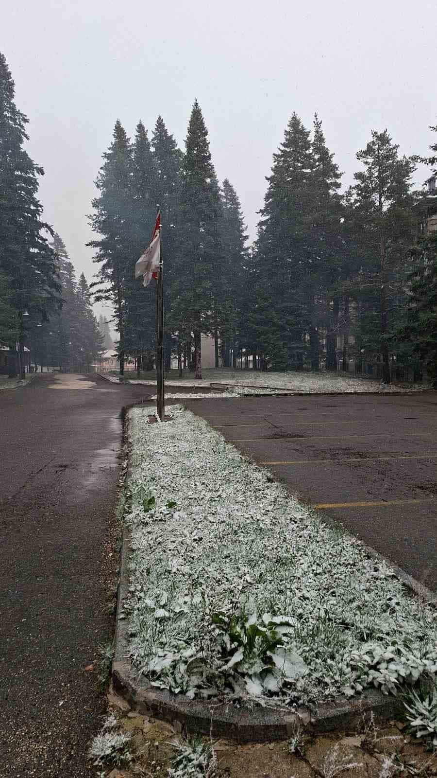Ilgaz Dağı'nda Kar Yağışı Başladı