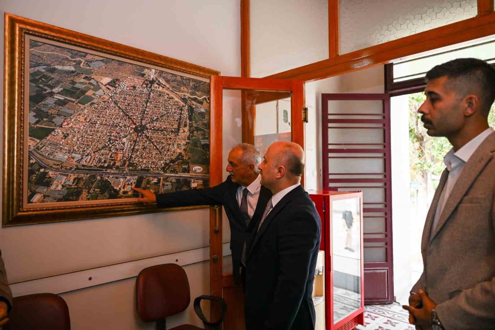 Vali Varol Atça'nın Tarihi Şehir Planını İnceledi