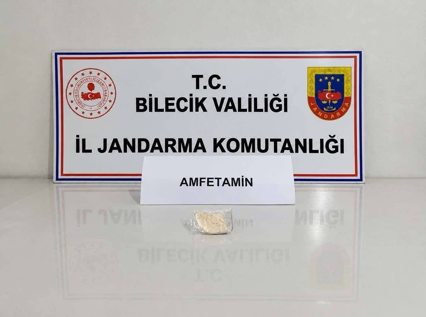 Bilecik'te Şüpheli Araçta Uyuşturucu Yakalandı