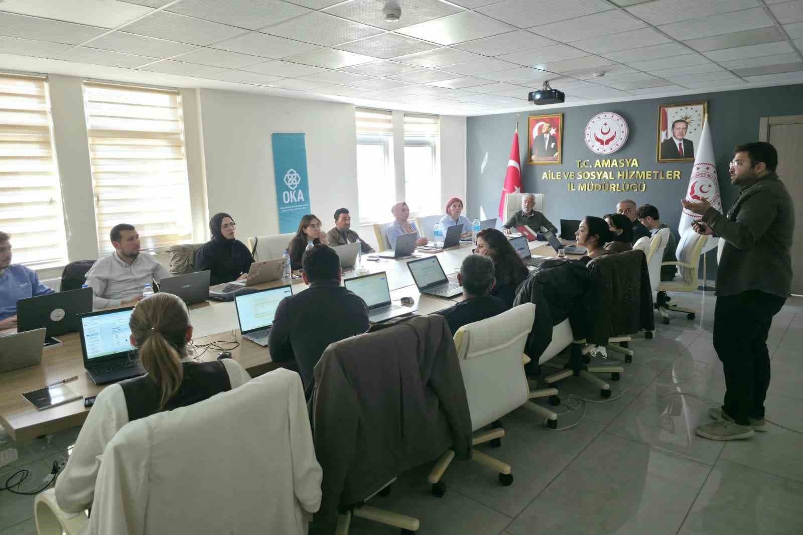 Amasya'da Sosyal Hizmet Uzmanlarına Yapay Zekâ Eğitimi Verildi