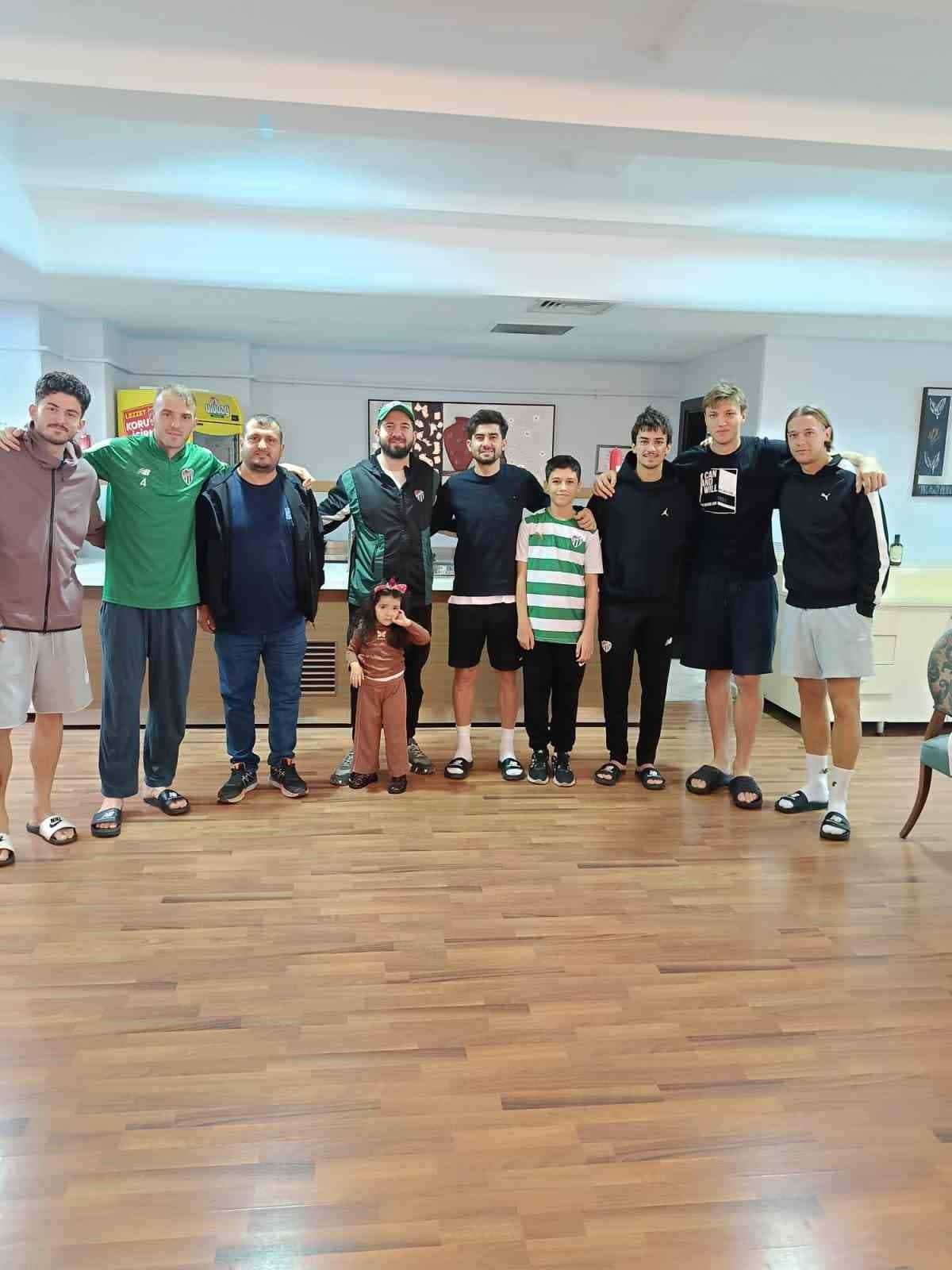 Bursaspor'da Karpuz Sürprizi: Karacabeyli Taraftar Kaptanın Çağrısına Kayıtsız Kalmadı