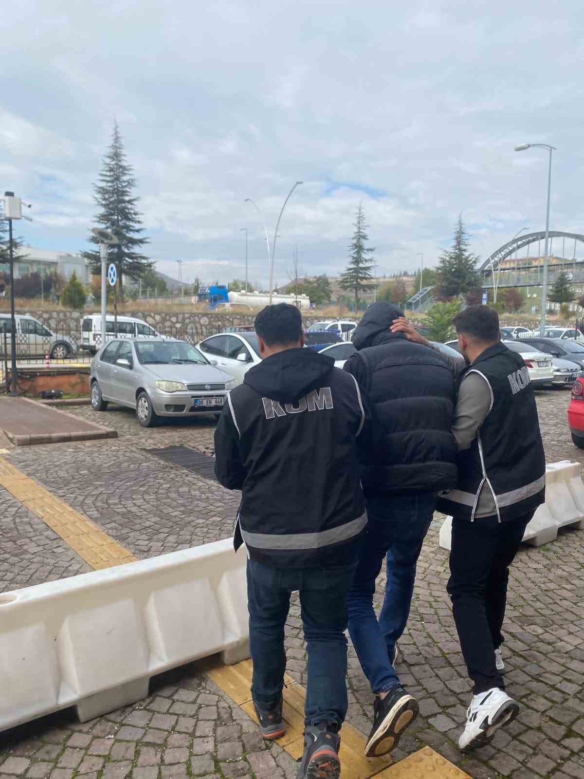 Çankırı’da 46 yıl hapis cezasıyla aranan hükümlü metruk evde yakalandı