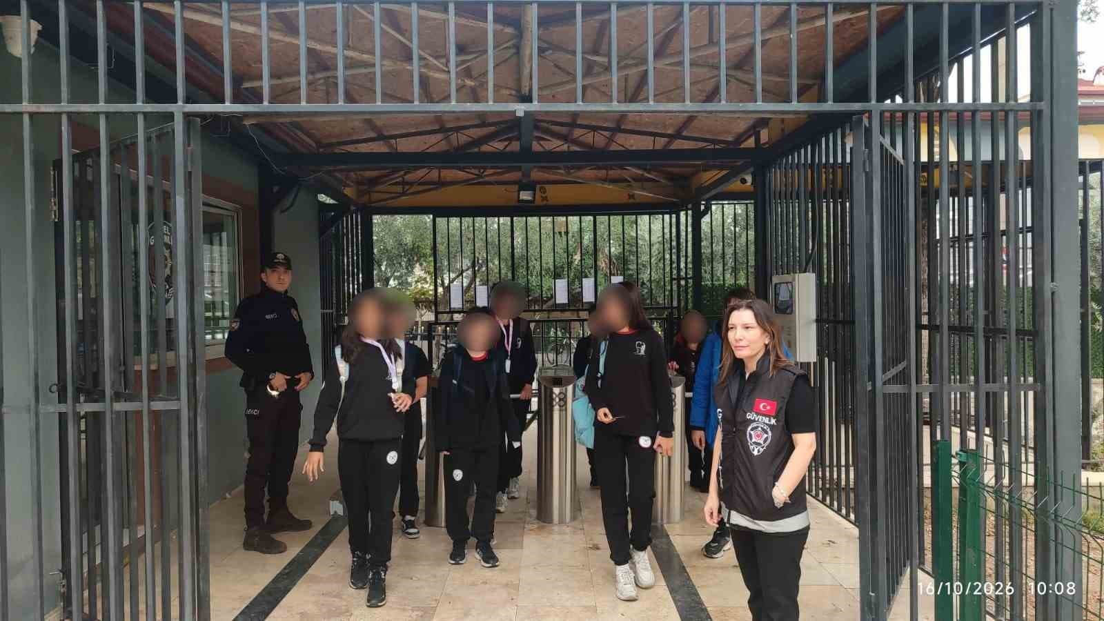 Denizli’de okullarda dedektörlü güvenlik seferberliği