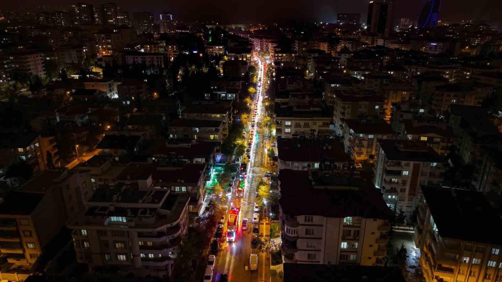 Şehitkamil’de yağmur değil, cumhuriyet coşkusu yağdı