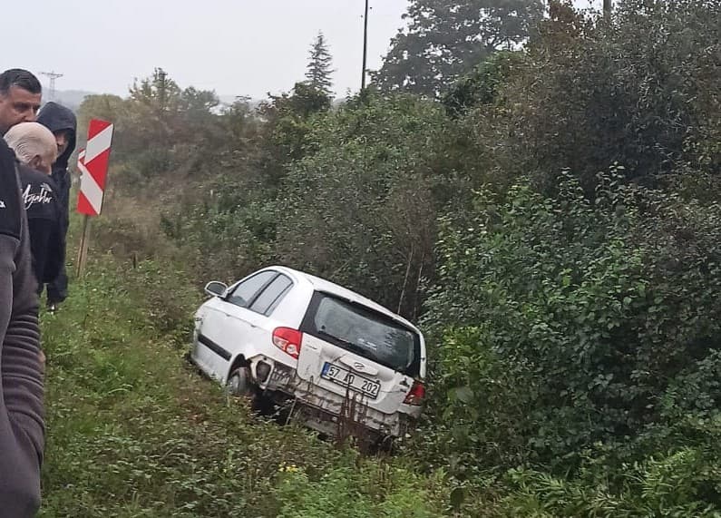 Sinop’ta otomobil şarampole uçtu: 4 yaralı