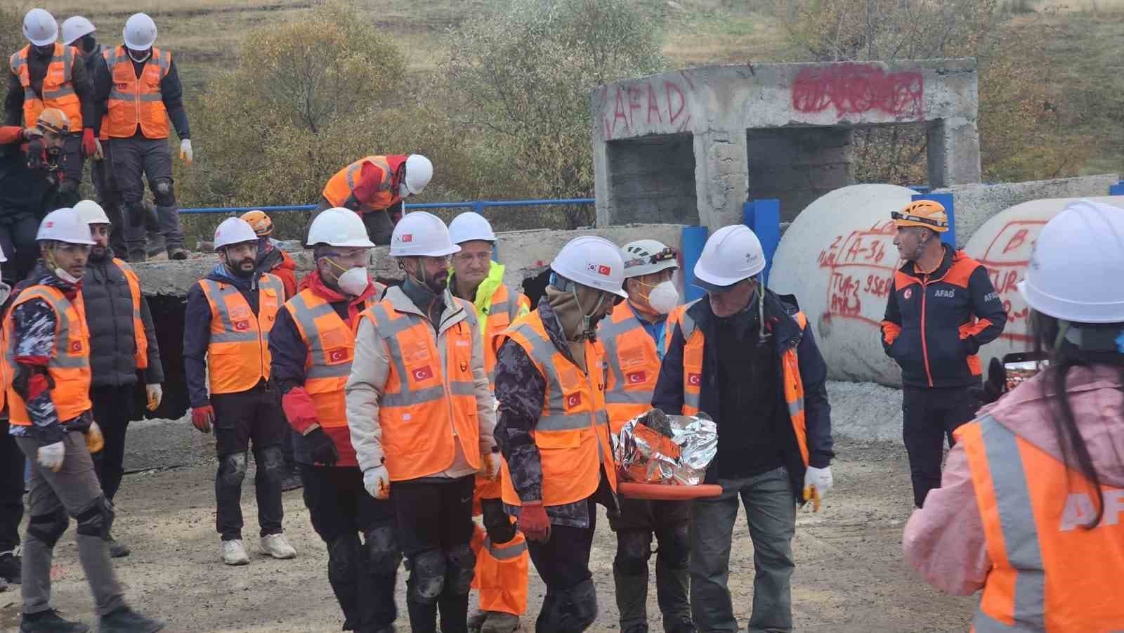 Hakkâri AFAD’tan CİSAD ekibine arama kurtarma akreditasyon eğitimi