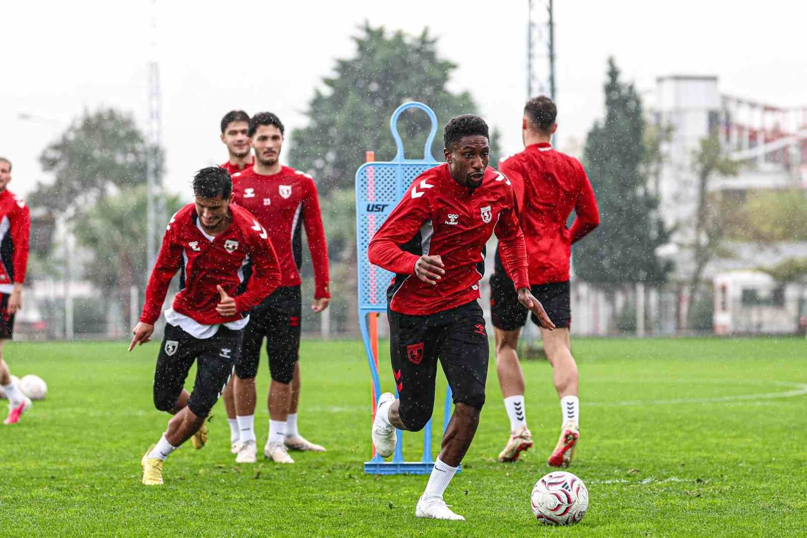 Samsunspor, kötü gidişe Başakşehir FK karşısında dur demek istiyor