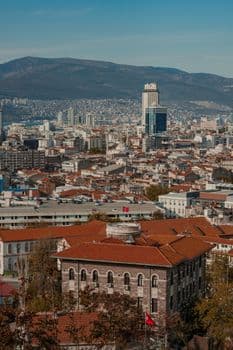 İzmir'de Ortaokul Çatısında Yangın Paniği