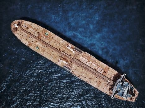 Yemen Açıklarında Tanker Yakınında Patlamalar Meydana Geldi