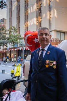 Cemil Tugay AK Parti'ye Katıldı: İzmir Büyükşehir Belediyesi AK Parti'ye Geçti