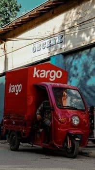 Karaman'da Hafif Ticari Aracın Çarptığı Kadın Yaralandı