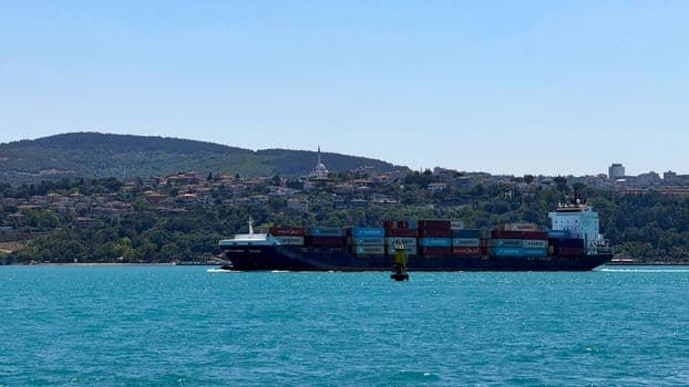 Hürmüz Boğazı'nda 4 Ticari Gemi Saldırıya Uğradı