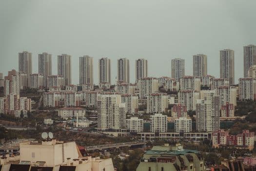 Esenyurt'ta Sağanak Yağış Felakete Yol Açtı: Evler ve Yollar Su Altında Kaldı
