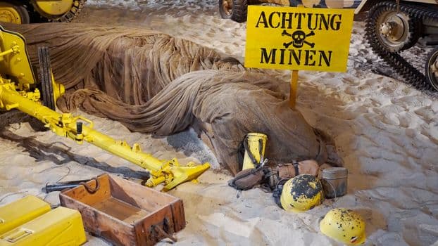 Hürmüz Boğazı'nda Mayına Çarpan Konteyner Gemisi Battı