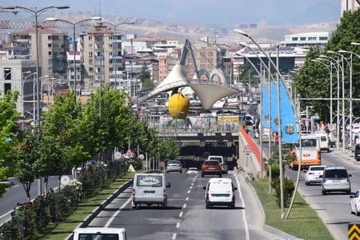 Doğanşehir'de Üç Aracın Karıştığı Trafik Kazası