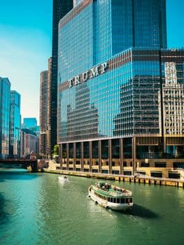 Başkan Trump'tan Papa 14. Leo'ya Geçmiş Olsun Mesajı ve İran Açıklamaları