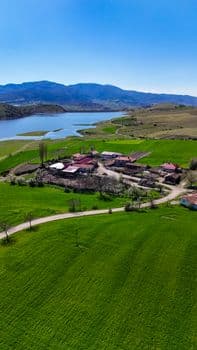 Ayazağa'da Sel Sularında Mahsur Kalanlar İş Makineleriyle Tahliye Ediliyor