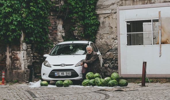Amasya'da Esnaftan Gönüllere Hitap Eden Hareket: Tonlarca Karpuz Ücretsiz Dağıtıldı