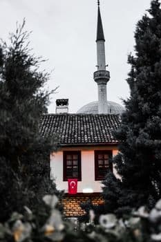 Arnavutköy'de Çocukla Gelen Şahıs Mağazadan Kıyafet Çaldı
