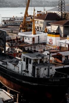 Karadeniz’de bir gemiye üç dronla saldırı