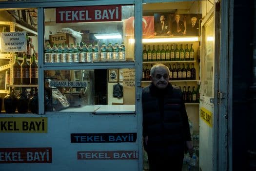 Tekel bayisine silahlı saldırı: 2 yaralı