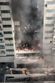 Dükkanında yangın çıkan kadın gözyaşları içinde kaldı: "Bütün mallarım gitti, dükkanım gitti"