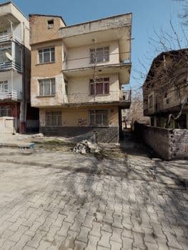 Şişli’de 8 katlı binada yangın paniği