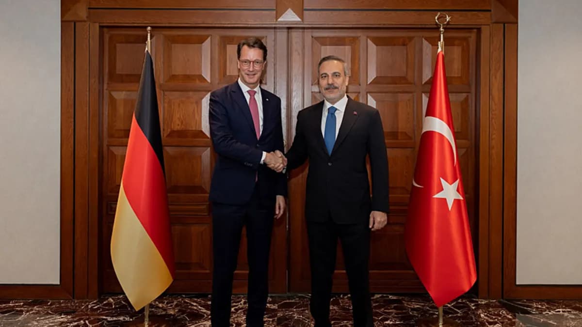 Bakan Fidan'dan diplomasi trafiği: Kuzey Ren-Vestfalya Eyaleti Başbakanı ile görüştü
