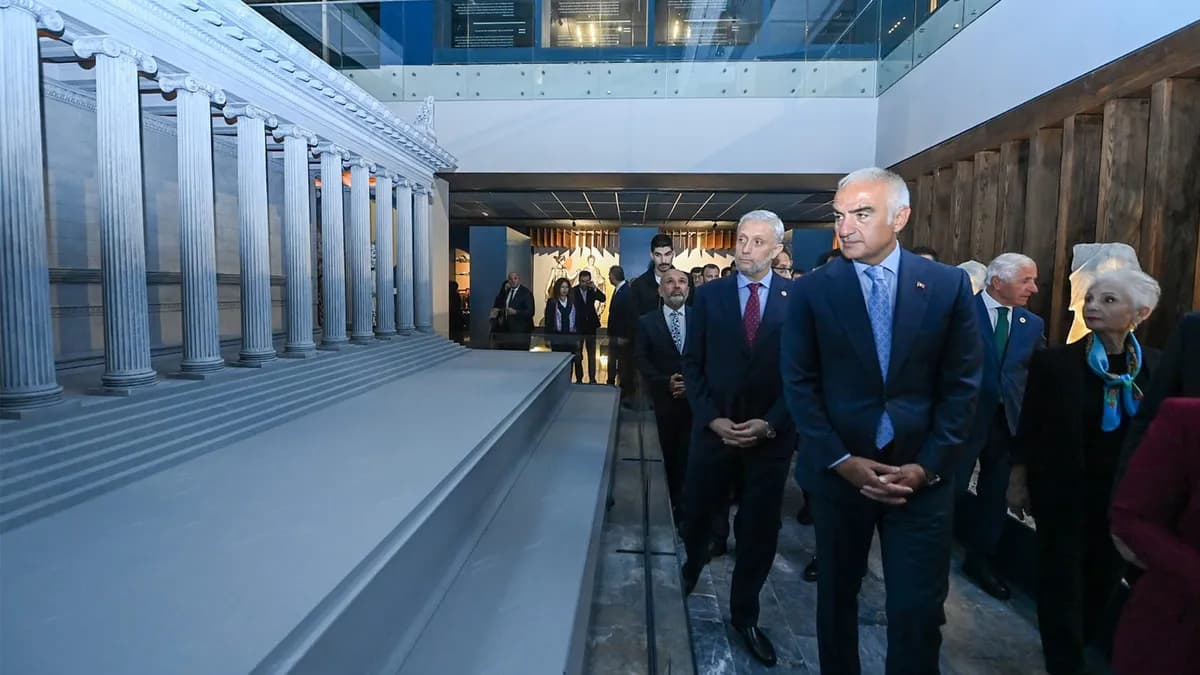 Kütahya Arkeoloji ve Maden Müzesi açıldı: 62 bin 701 eser tek çatı altında