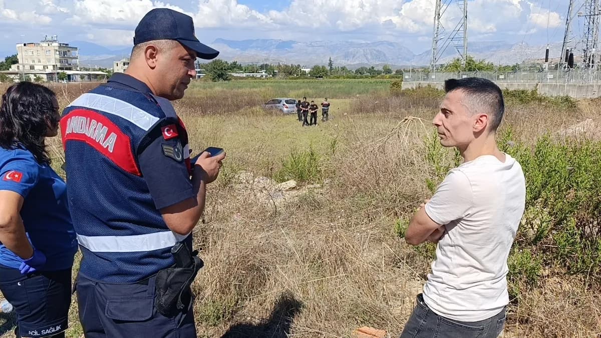 Manavgat'ta Kontrolden Çıkan Otomobil Tarlaya Uçtu: Sürücü Kurtuldu
