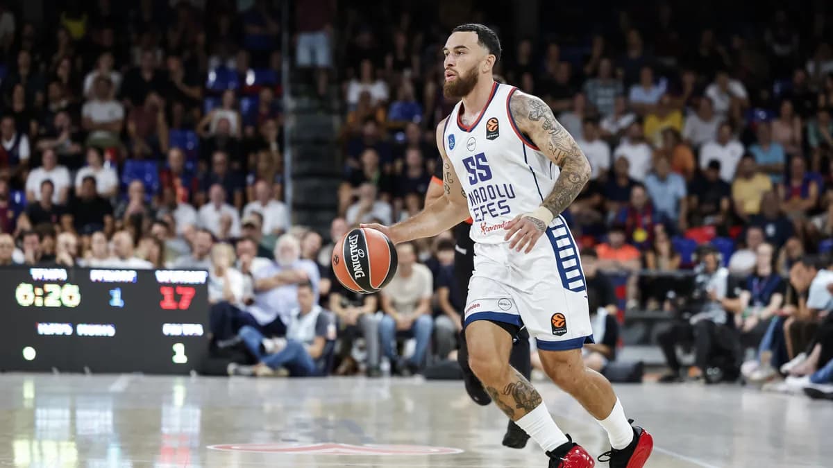 Anadolu Efes’te Mike James aşil tendonu ameliyatı oldu: 7-9 ay sahalardan uzak kalması bekleniyor