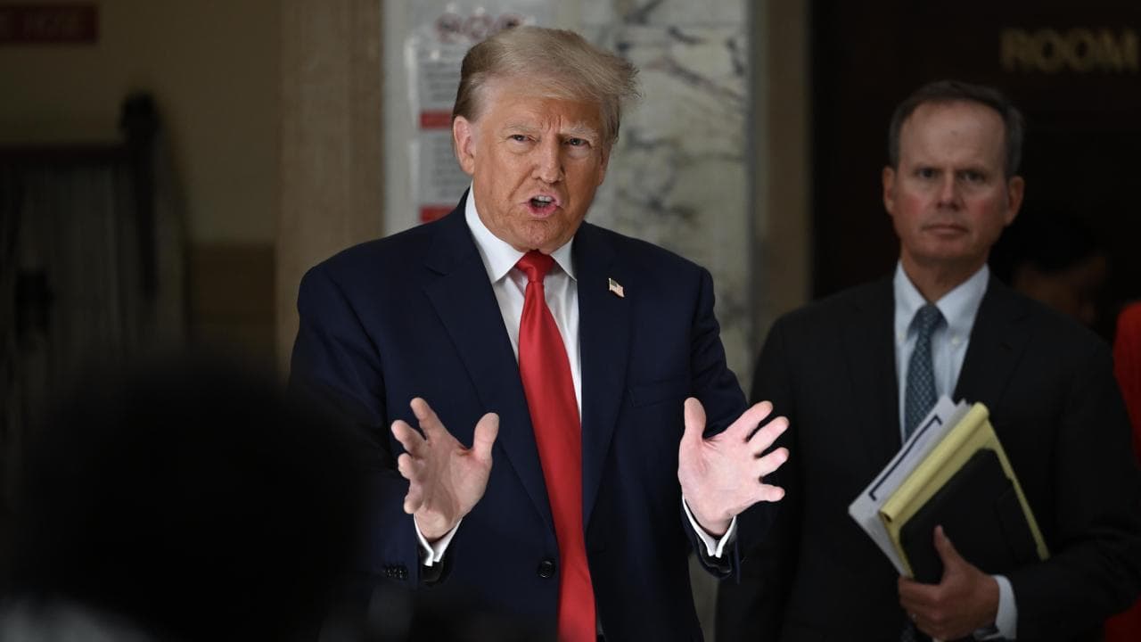 Trumpın yasağının ardından: Muhabirler Beyaz Saraya alınmadı